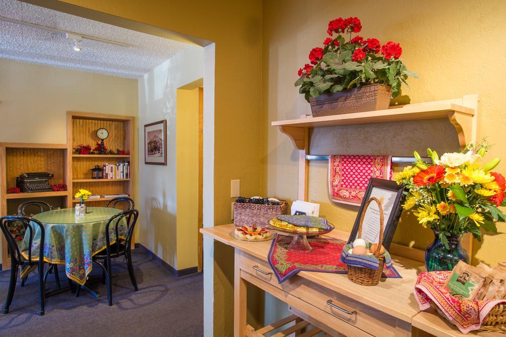 Old Town Inn 마운트크레스티드부트 외부 사진