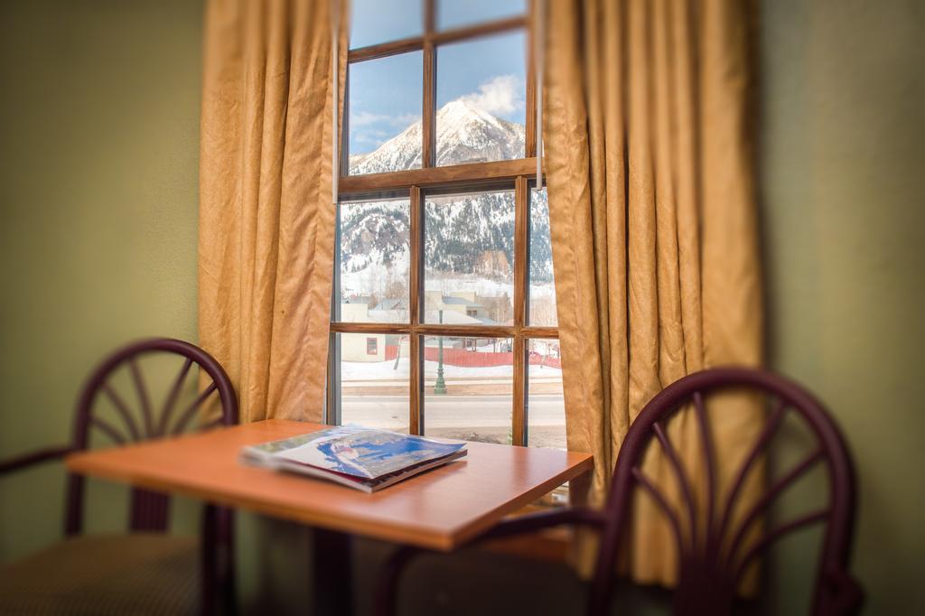 Old Town Inn 마운트크레스티드부트 외부 사진